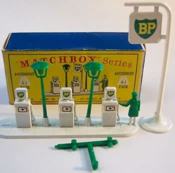 BP Petrol Pumps Accessory Pack by Matchbox Moko Lesney