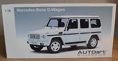 1/18 AUTOART MERCEDES-BENZ G-WAGON IN WHITE-RAREST COLOUR-MINT/NEW-POLISHED