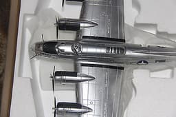 1:72 Corgi "Sentimental Journey" B-17 silver Boeing B-17G Flying Fortress A33307