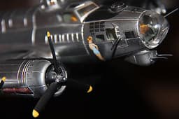 1:72 Corgi "Sentimental Journey" B-17 silver Boeing B-17G Flying Fortress A33307