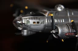 1:72 Corgi "Sentimental Journey" B-17 silver Boeing B-17G Flying Fortress A33307