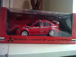 AUTOart MITSUBISHI LANCER EVO VI TOMMI MAKINEN EDI RED ROAD CAR SCALE 1:18