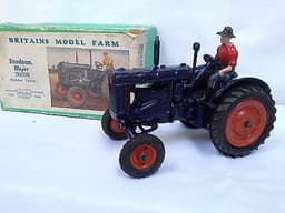 Britains farm vehicle 128F  Fordson MAJOR Tractor, rubber tyres