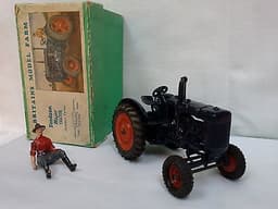 Britains farm vehicle 128F  Fordson MAJOR Tractor, rubber tyres