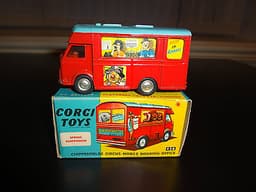 Corgi 426 Chipperfields Circus Mobile Booking Office.Mint in Near Mint Box