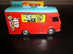 Corgi 426 Chipperfields Circus Mobile Booking Office.Mint in Near Mint Box