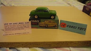 Corgi Toys 202M Diecast Morris Cowley Saloon