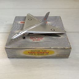 DINKY TOYS # 749 / 992 AVRO VULCAN DELTA WING BOMBER + BOX (SUPER RARE) !