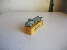 GREY "BEDFORD FLAT TRUCK " COMMERCIAL VEHICLE 066 DUBLO DINKY OO GAUGE (BOXED)