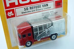 Mint HUSKY model No.25 REFUSE VAN within red & yellow blister card