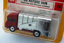 Mint HUSKY model No.25 REFUSE VAN within red & yellow blister card