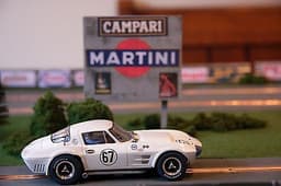 Revell Monogram Slot Car Corvette Grand Sport Road America 1964 Analogue