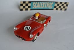 Scalextric EXELLENT \'big head\' ASTON MARTIN C57 \'61 France Slot car LOOK