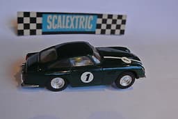 Scalextric Perfect green ASTON MARTIN DB4 + LIGHTS \'64 Fr. Slot car 100% origin