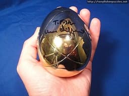 Tony Fisher\'s Golden Egg Puzzle (signed by Uwe Meffert & myself)