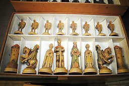 Vintage Anri, hand crafted, Maplewood colour painted chess set.