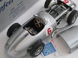 1:18 1955 CMC Diecast Mercedes-Benz W196 Silberpfeil-Monoposto No.6 Moss