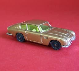 1967-68 Corgi Husky Aston Martin DB6 No22-b1 Near Mint
