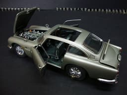 Aston Martin DB5 James Bond 007 Danbury Mint 1:24 Scale - Excellent Orig. Cond.