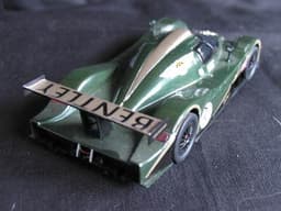 BOXED CARRERA BENTLEY EXP SPEED 8 SLOT CAR ( LE MANS 2001 Test Day )