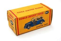 Boxed diecast HORNBY DUBLO DINKY 067 AUSTIN TAXI \'OO\' & \'HO\'