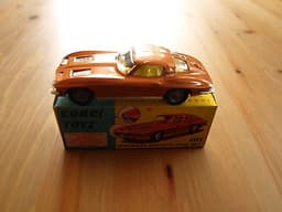 CORGI 310 CHEVROLET CORVETTE STINGRAY BRONZE EXTREMELY RARE ORIGINAL AND BOXED.
