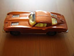 CORGI 310 CHEVROLET CORVETTE STINGRAY BRONZE EXTREMELY RARE ORIGINAL AND BOXED.