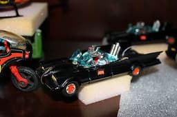 CORGI BATMAN BATMOBILE.... ORIGINAL !!!! SCARCE MATTE BLACK !!!!!!!