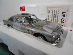 Danbury Mint 1:24 scale 1964 Aston Martin DB5 James Bond 007