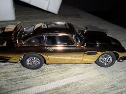 Danbury Mint Aston Martin DB5 James Bond 007 Gold Rare Item
