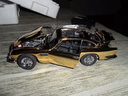 Danbury Mint Aston Martin DB5 James Bond 007 Gold Rare Item