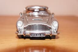 DANBURY MINT JAMES BOND 007 ASTON MARTIN DB5 1:24 scale Diecast model