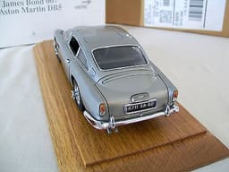 DANBURY MINT JAMES BOND 007 ASTON MARTIN DB5 with ORIGINAL BOXES and OAK DISPLAY