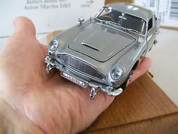 DANBURY MINT JAMES BOND 007 ASTON MARTIN DB5 with ORIGINAL BOXES and OAK DISPLAY