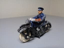 DINKY TOYS No 37b VINTAGE PRE-WAR POLICE MOTORCYCLE VERY RARE ITEM GOOD COND.