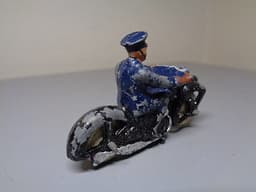 DINKY TOYS No 37b VINTAGE PRE-WAR POLICE MOTORCYCLE VERY RARE ITEM GOOD COND.