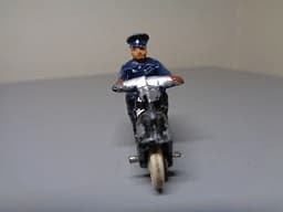 DINKY TOYS No 37b VINTAGE PRE-WAR POLICE MOTORCYCLE VERY RARE ITEM GOOD COND.