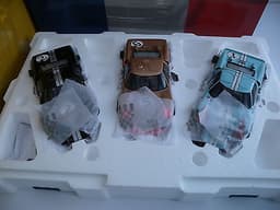 Exoto 1:18 Diecast 1966 Ford GT40 Mk II Le Mans Aficionado Deluxe Gift Set