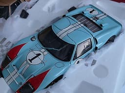 Exoto 1:18 Diecast 1966 Ford GT40 Mk II Le Mans Aficionado Deluxe Gift Set
