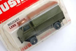 Mint HUSKY models No.21 MILITARY LAND ROVER within red blister card
