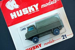 Mint HUSKY models No.21 MILITARY LAND ROVER within red blister card