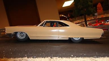 MPC 1/24 1966 Bonneville Slot Car with Dynamic 8 lug Pontiac wheels Near perfect