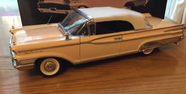 SUNSTAR 1:18 SCALE 5165 1959 MERCURY PARK LANE CONVERTIBLE DIECAST PINK