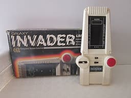 Vintage Galaxy Invader handheld Battery Operated Computer game Console (boxed)