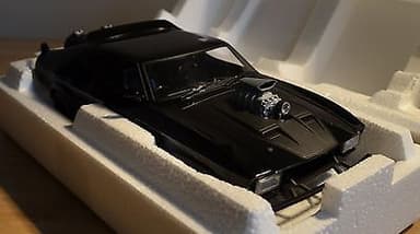 1/18 AUTOART MAD MAX 2 "THE ROAD WARRIOR" INTERCEPTOR-SIGNATURE RANGE-V RARE