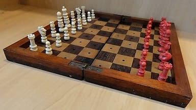 Antique English Travel Chess Set St George Pattern