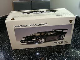Autoart 1/18 Lamborghini Countach 5000s in Black, SUPER RARE.