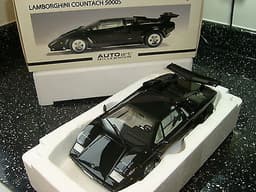 Autoart 1/18 Lamborghini Countach 5000s in Black, SUPER RARE.