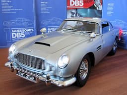 BUILD YOUR OWN JAMES BOND 007 1:8 SCALE ASTON MARTIN DB5 GOLDFINGER / SKYFALL