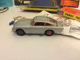 Corgi 270 James Bond Aston Martin DB5 With original WINGED BOX Instructions Etc
